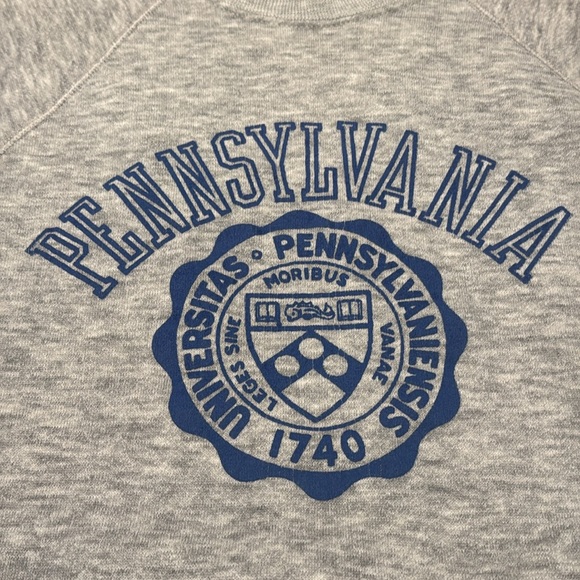 Gray university of Pennsylvania Penn vintage Logo Women's Sweatshirt - Picture 2 of 2